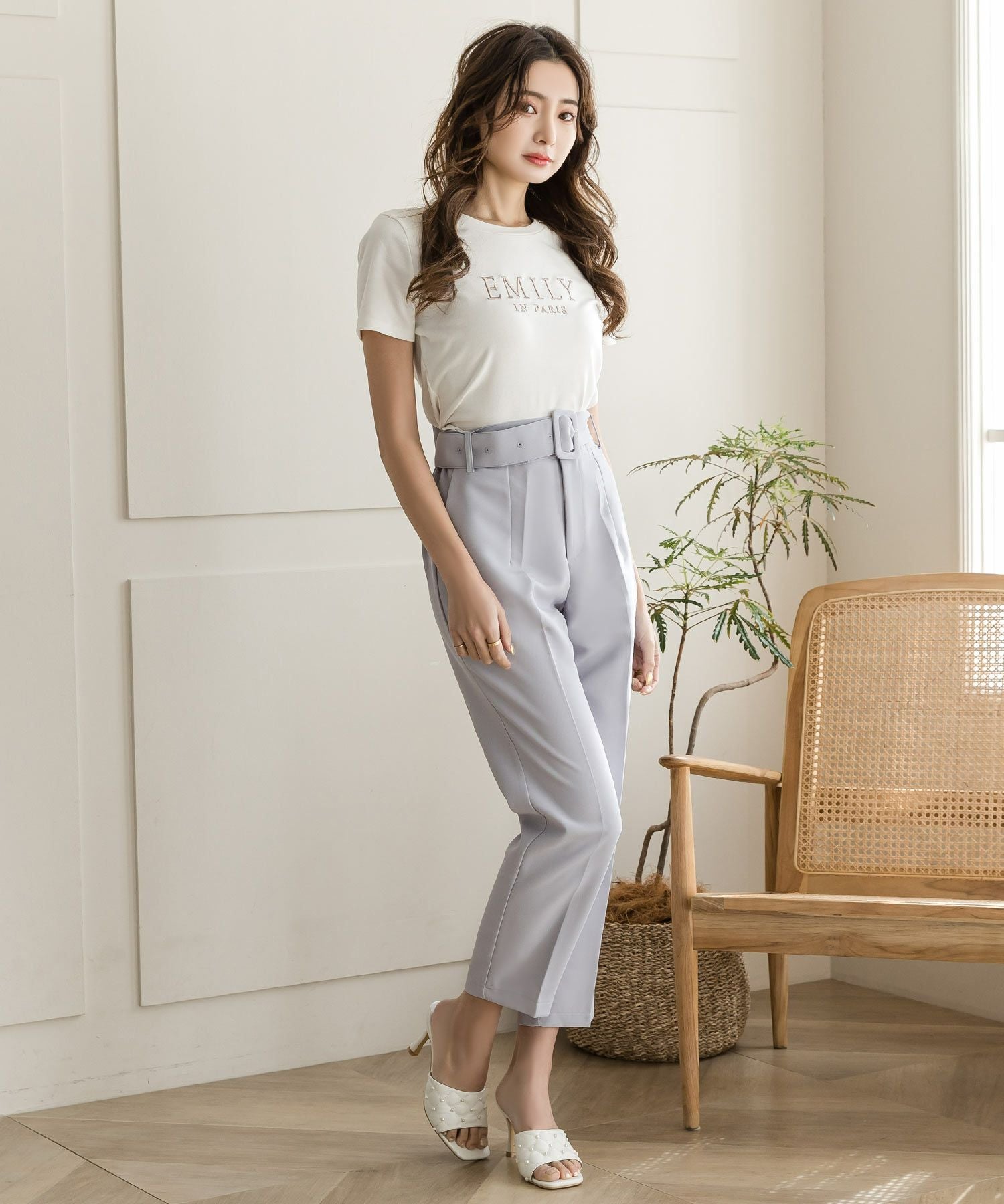 EMILY刺繍ロゴデザインTシャツ JB22044