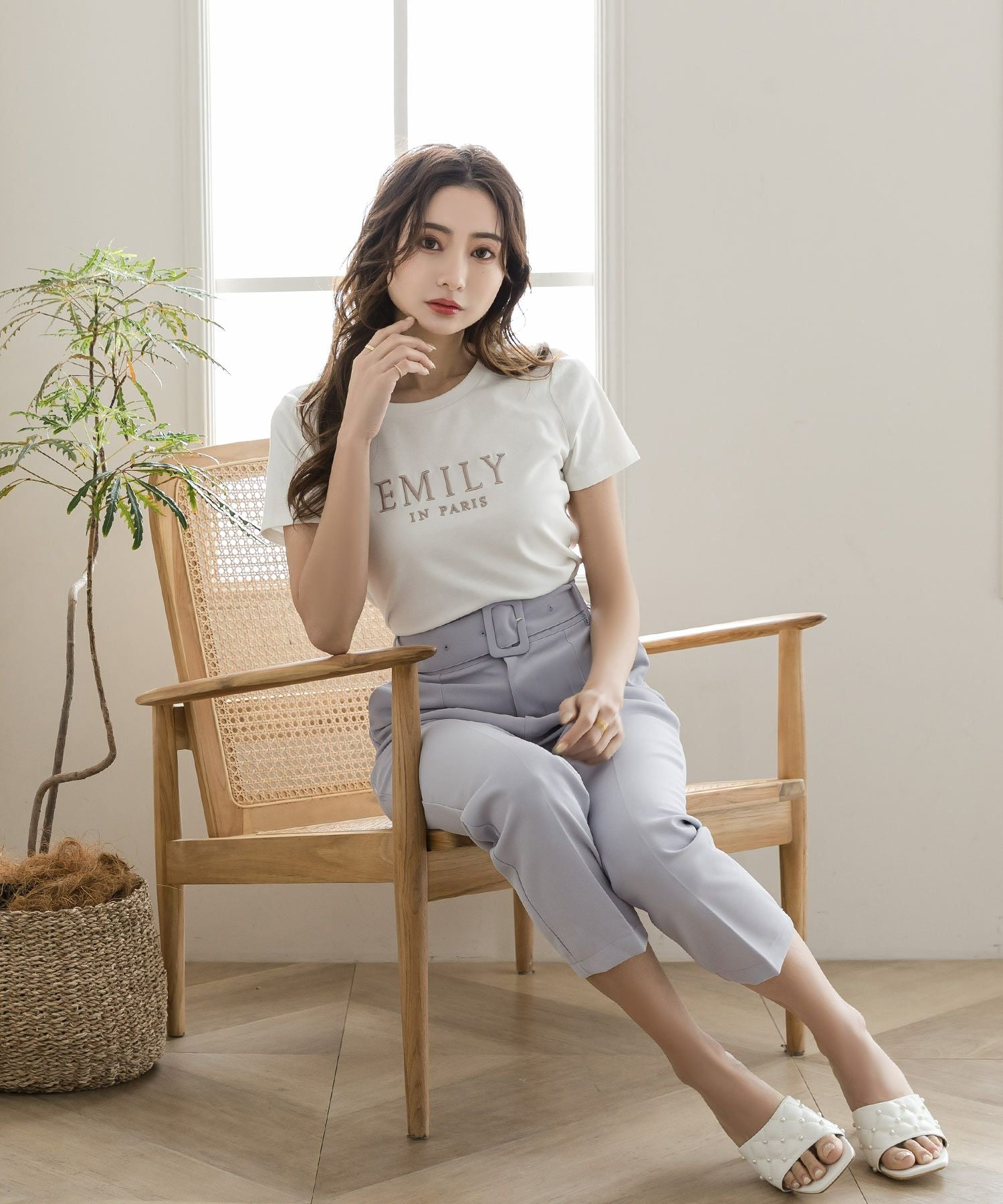 EMILY刺繍ロゴデザインTシャツ JB22044