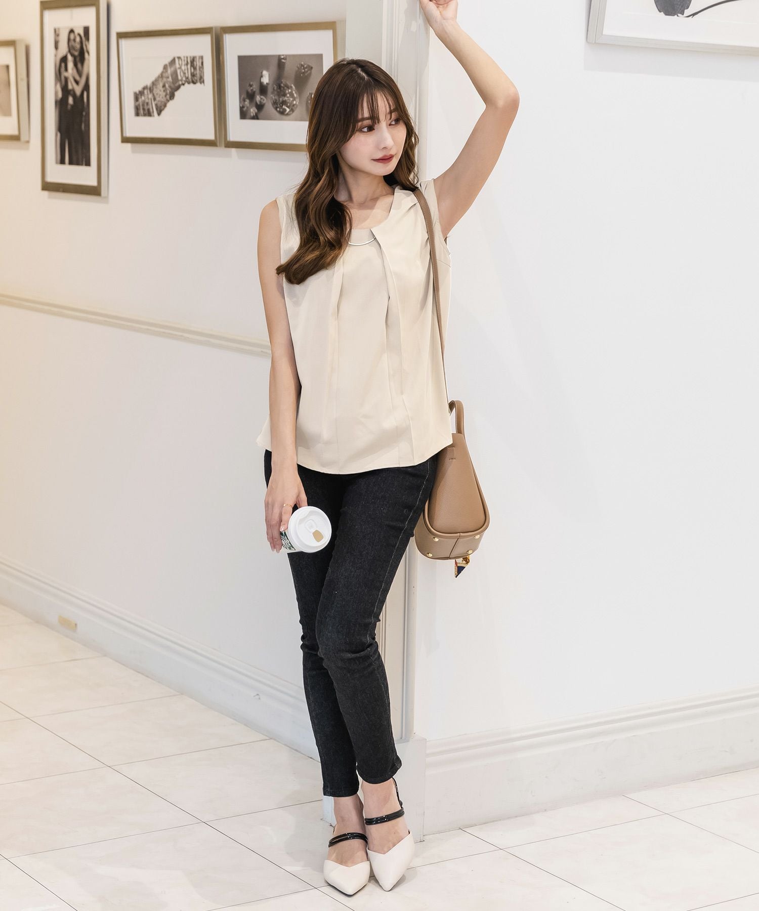 チャーム付きパーソナルカラーノースリーブブラウス・トップス JB23035