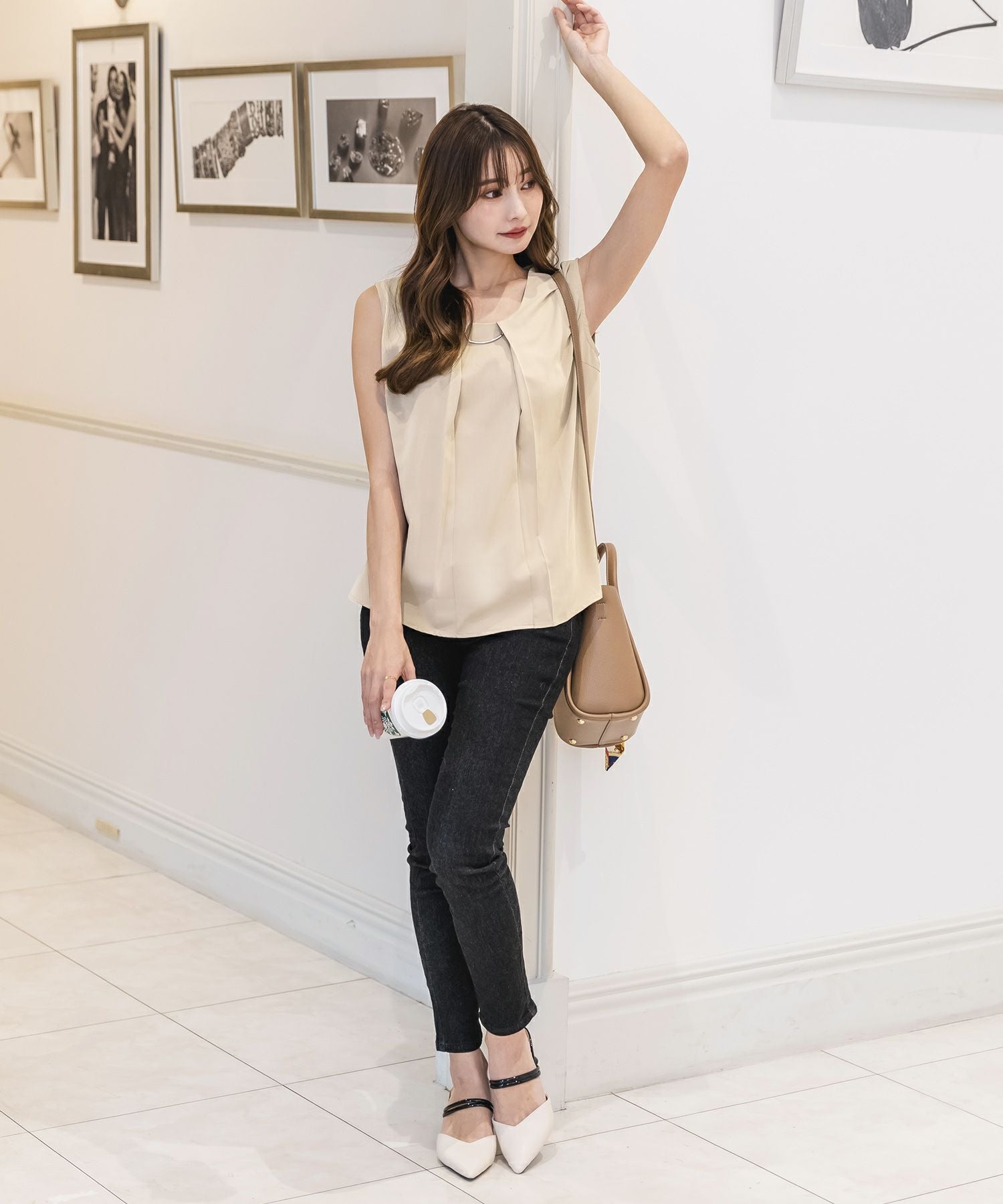 チャーム付きパーソナルカラーノースリーブブラウス・トップス JB23035