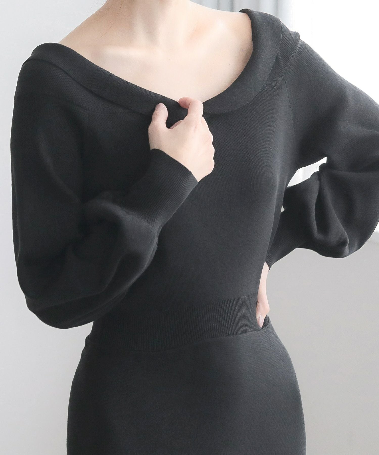 パールストラップマーメイドニットワンピース JB24006