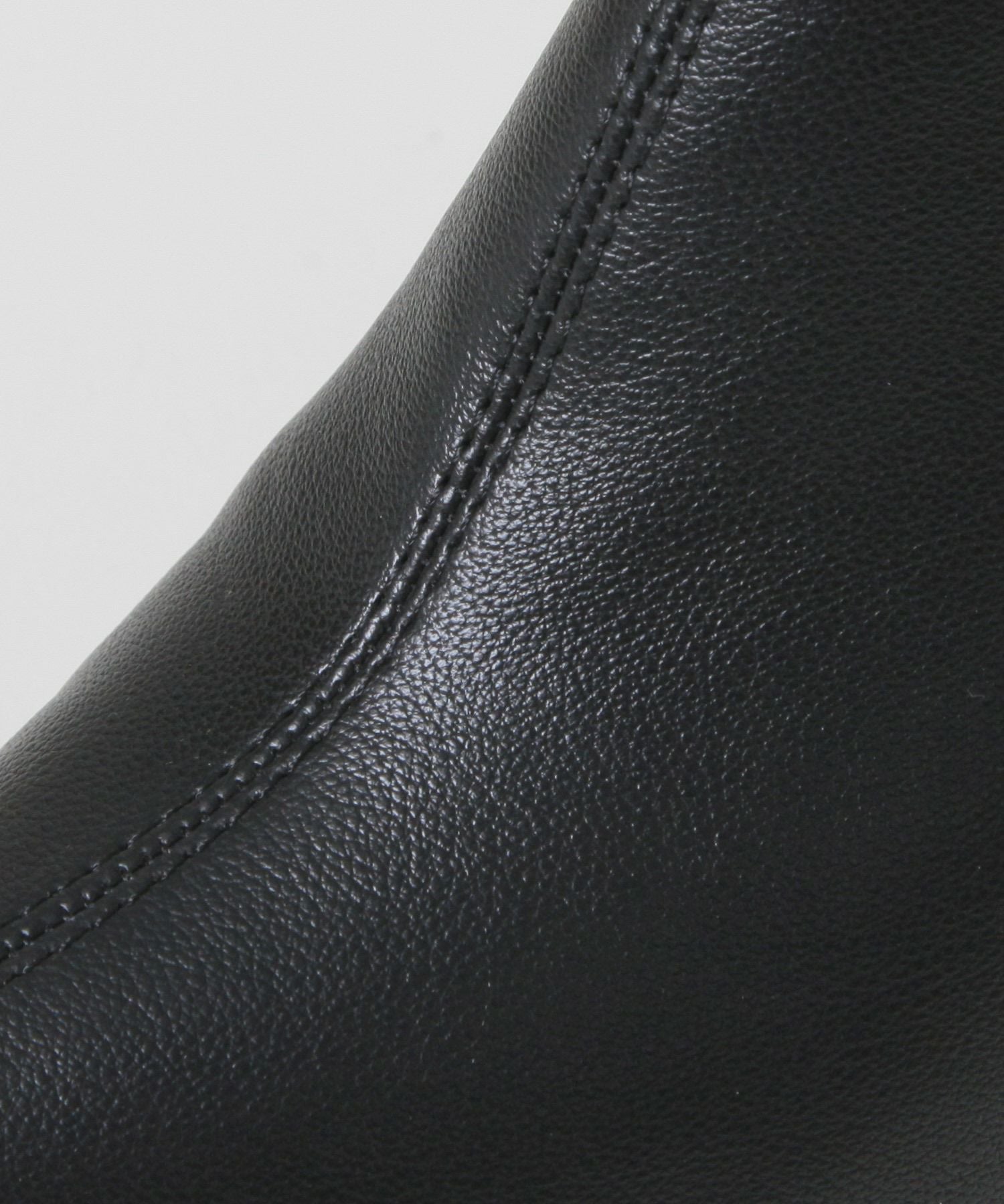 モチーフ付きショートブーツ JB24670