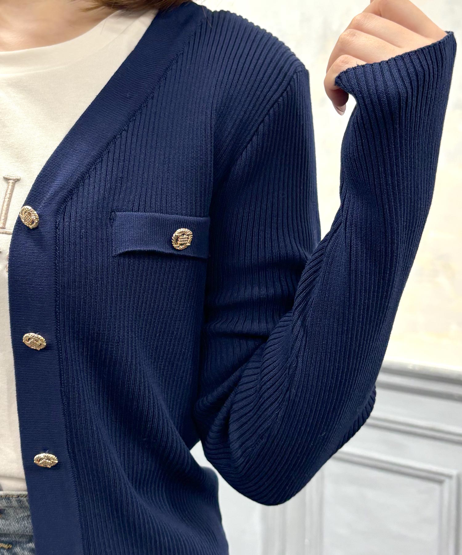 ゴールドボタンVネックニットカーディガン JB24528