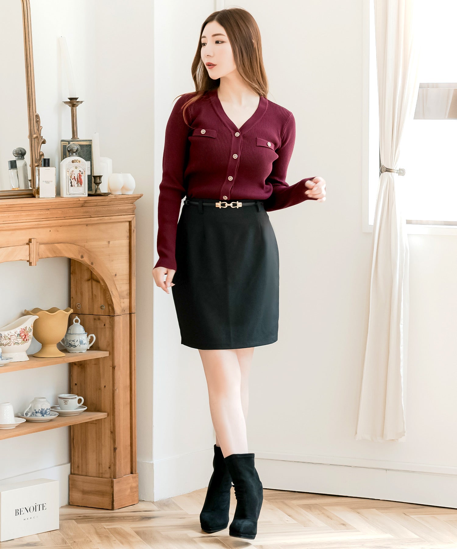 ゴールドボタンVネックニットカーディガン JB24528