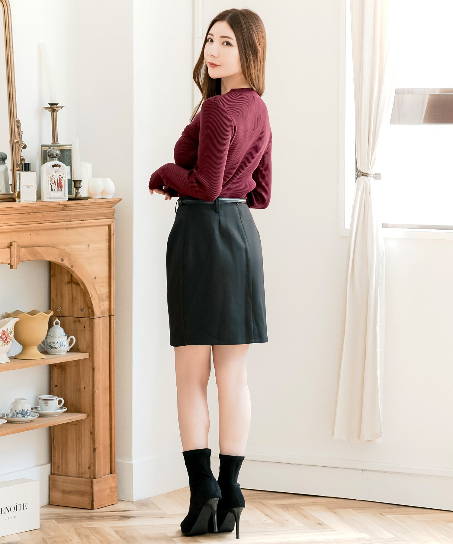 ゴールドボタンVネックニットカーディガン JB24528