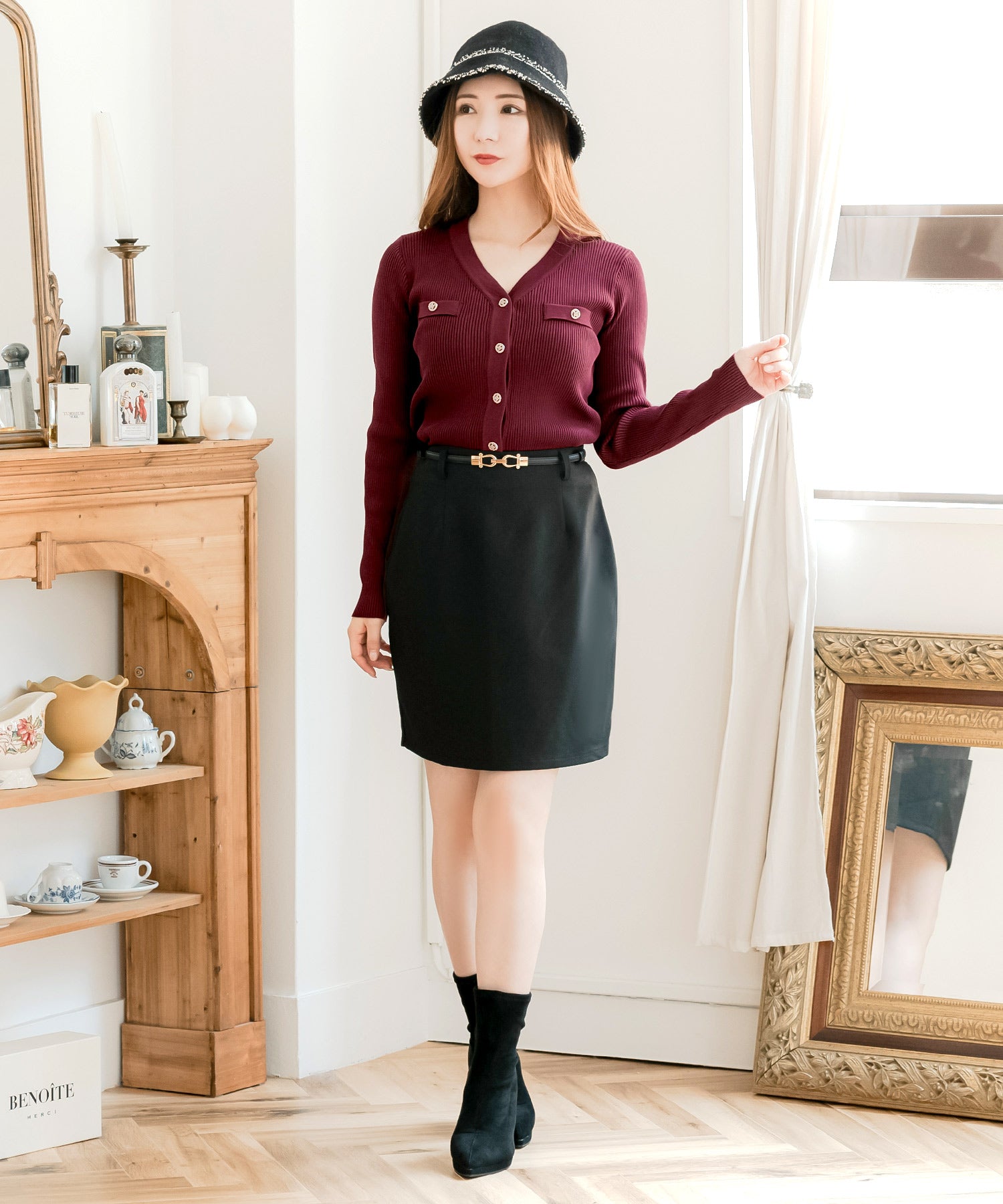 ゴールドボタンVネックニットカーディガン JB24528