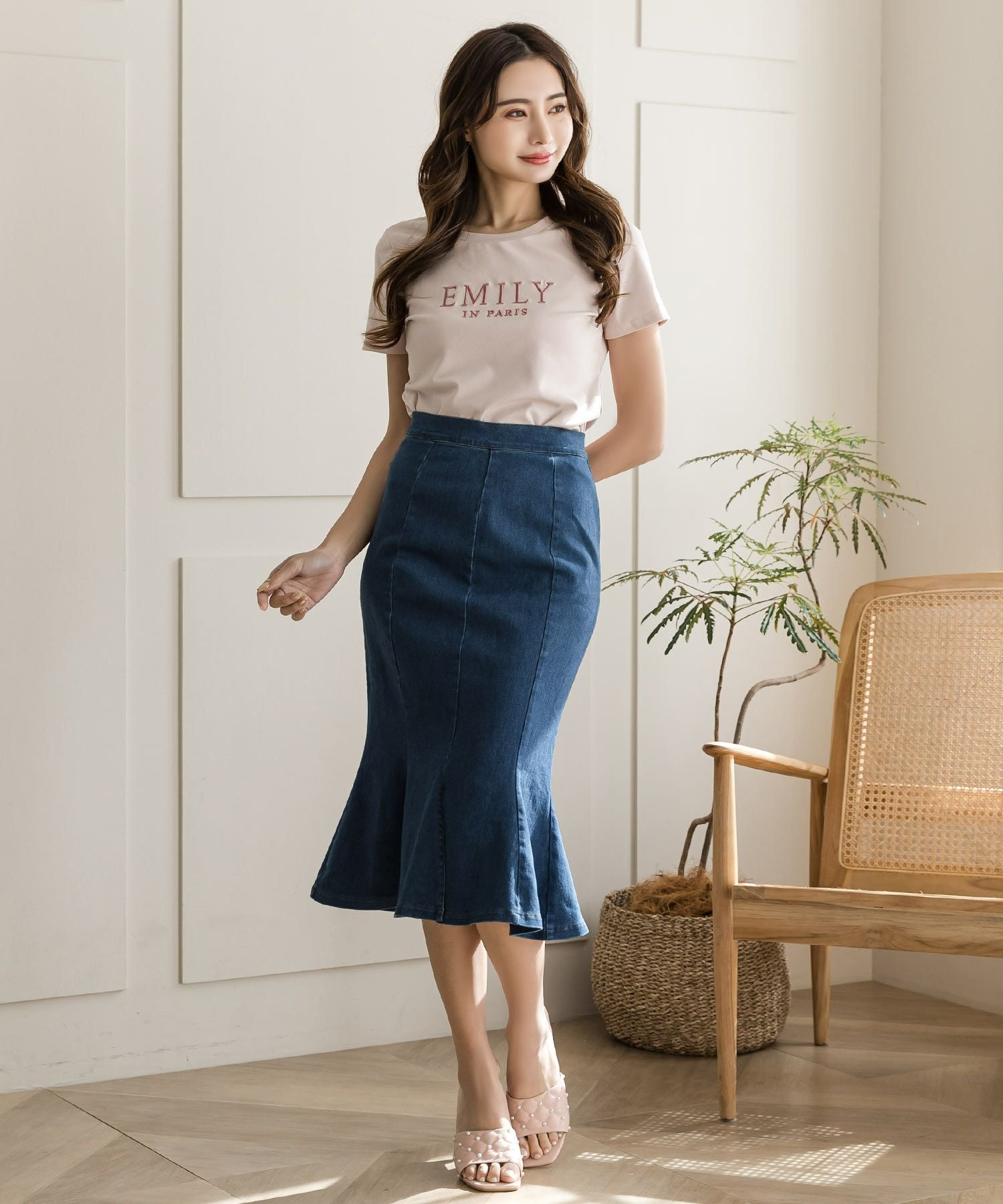 EMILY刺繍ロゴデザインTシャツ JB22044