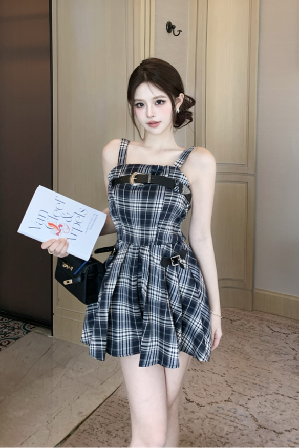 【極美品】完売品✨️金ボタン ベルト ワンピース アシメ チェック Aライン RESEXXY フロントボタンテーラードワンピース（ブラック